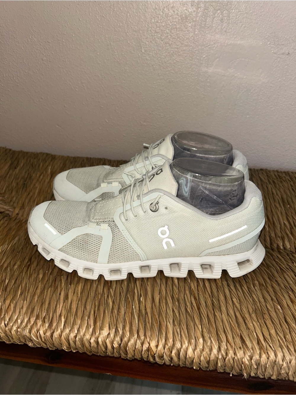 On Cloud 5 women’s size 8  White Breathable Mesh Running Shoes 5998376-101 - Picture 3 of 8